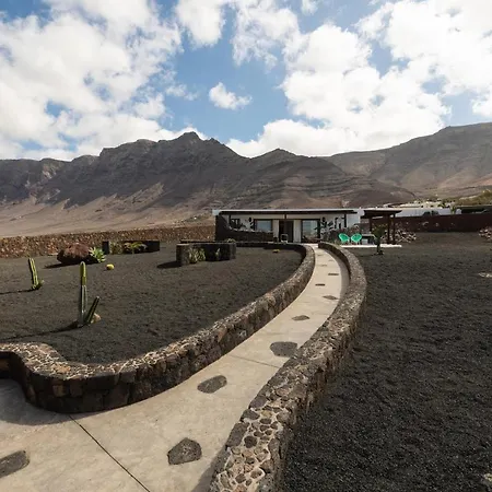 Canaryislandshost I Taguluche * カレタ・デ・ファマラ