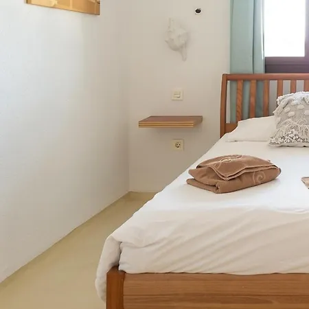 Canaryislandshost I Taguluche * Famara