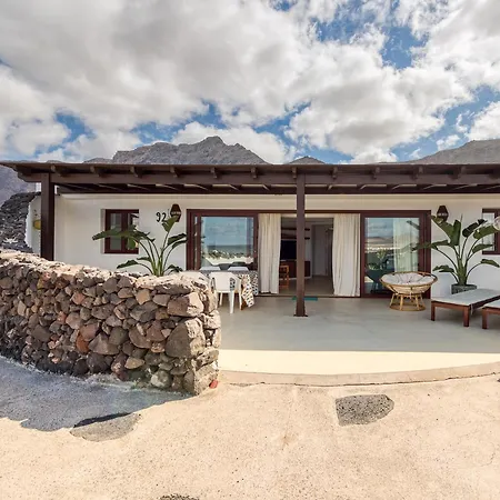 Canaryislandshost I Taguluche Famara