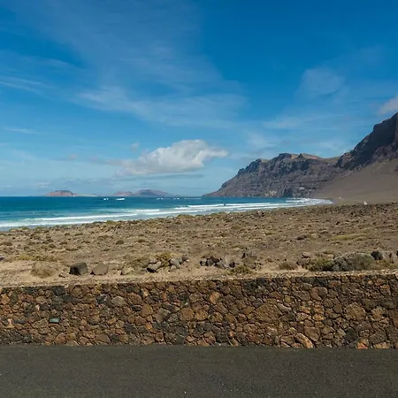 Villa Canaryislandshost I Taguluche Famara