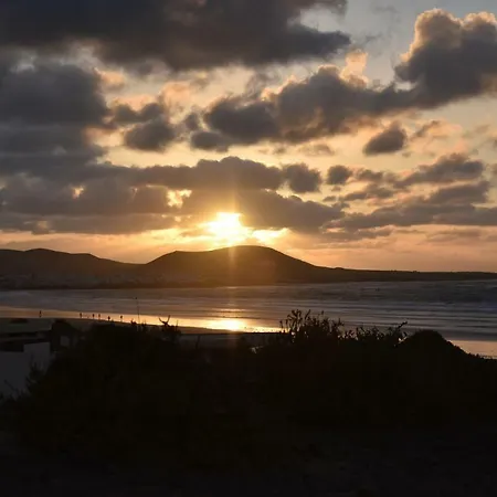 Canaryislandshost I Taguluche Villa Famara
