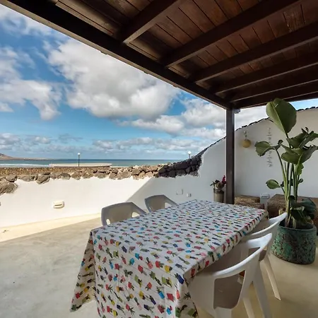Villa Canaryislandshost I Taguluche Famara