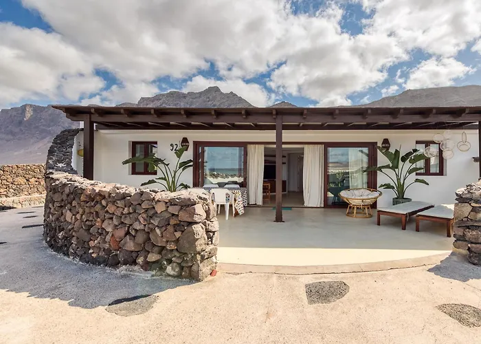 Canaryislandshost I Taguluche Famara