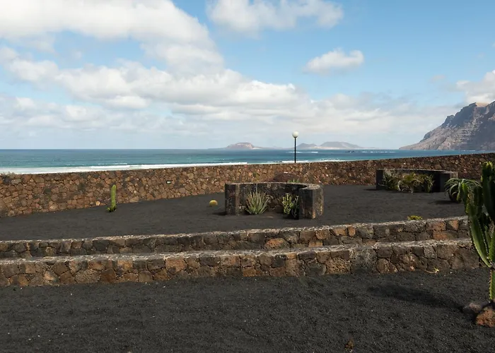 Villa Canaryislandshost I Taguluche Famara